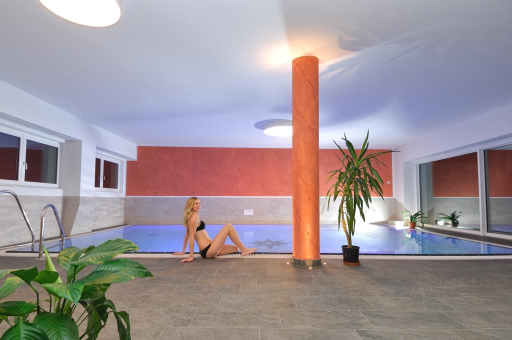 Hotel Viktoria Castelrotto Luaran gambar