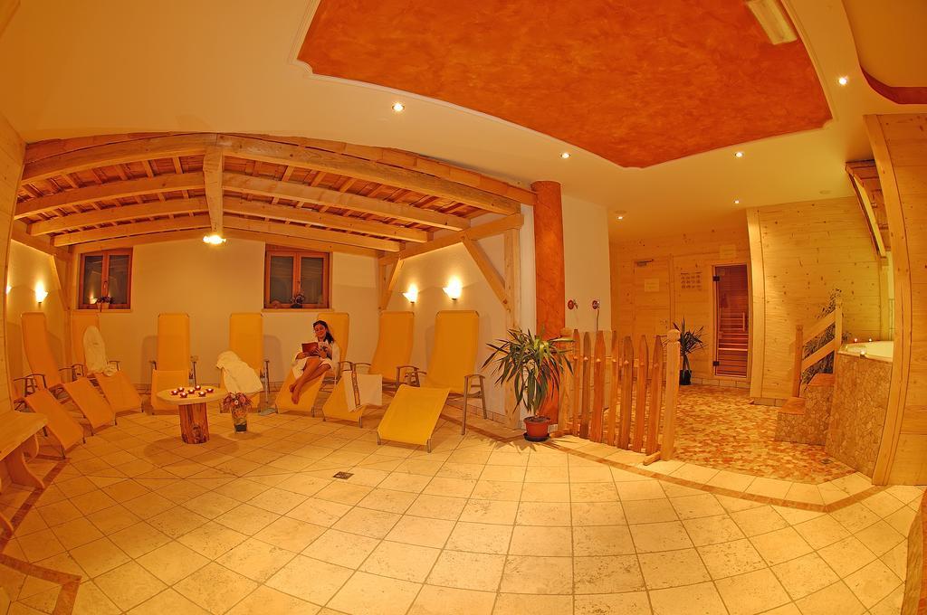 Hotel Viktoria Castelrotto Luaran gambar