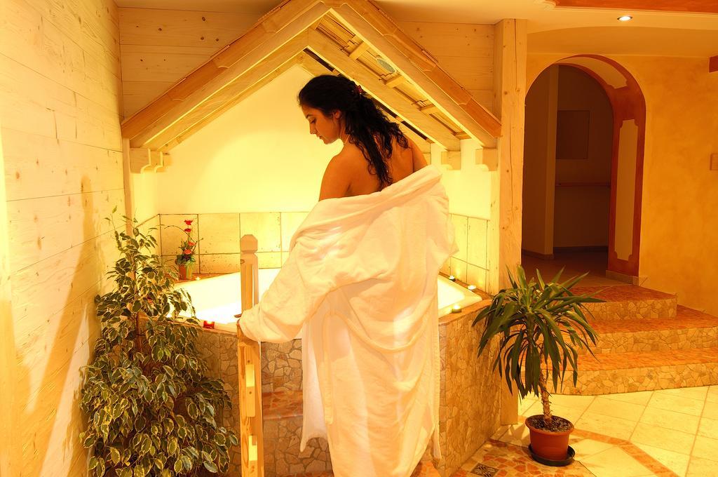Hotel Viktoria Castelrotto Luaran gambar
